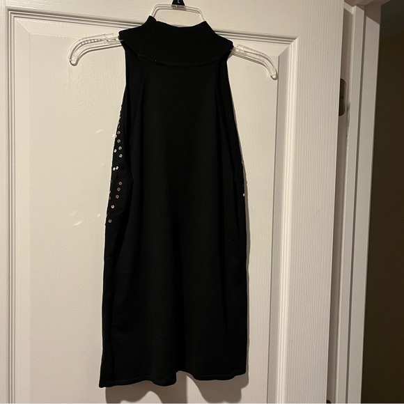 WHITE HOUSE BLACK MARKET SEQUINNED MOCK NECK TOP SIZE MEDIUM NWT! - Picture 4 of 5